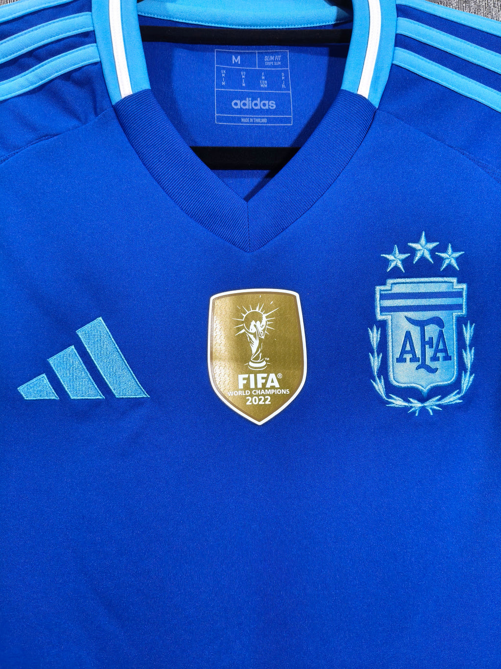 Jersey Argentina 2024 – pecho de cerca