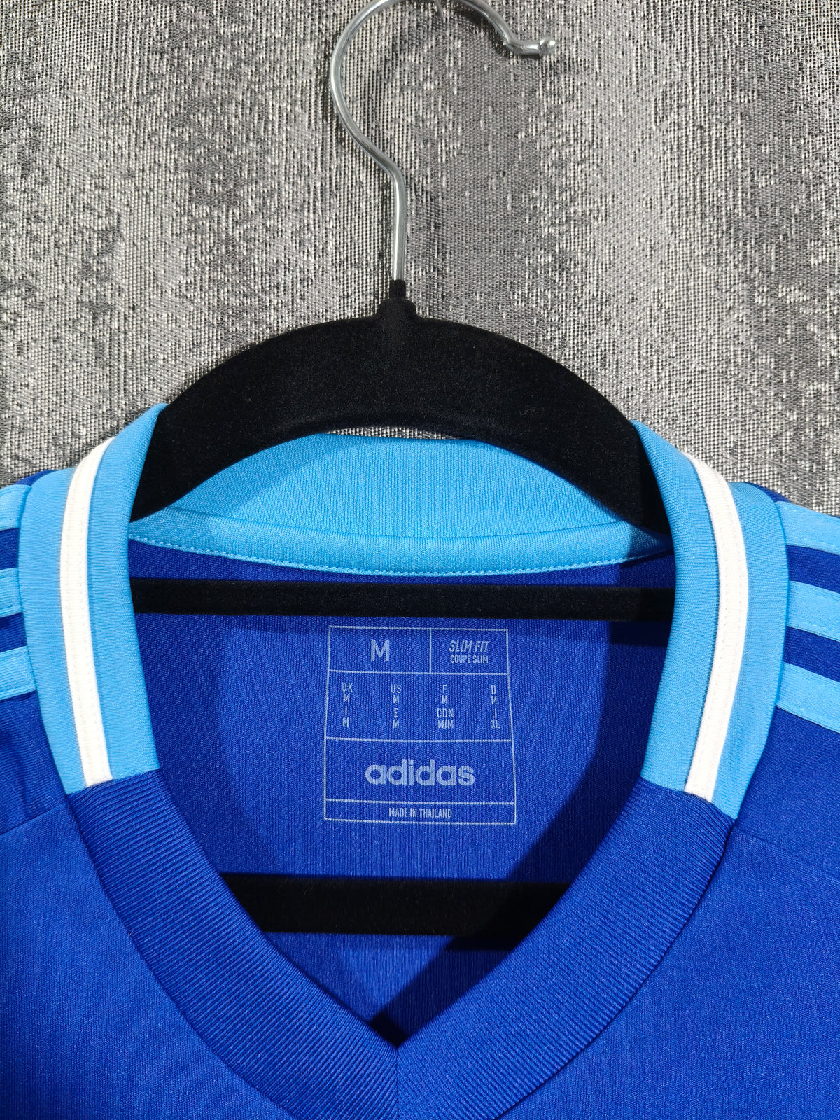 Jersey Argentina 2024 – cuello con etiqueta talla M